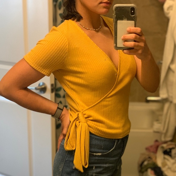 Sadie & Sage Tops - Sadie & Sage wrap blouse